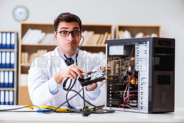 硬盘驱动器的拯救者 计算机维修工的专业职责与挑战