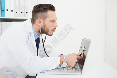 工程鉴定在计算机维修工职业中的价值与实施路径